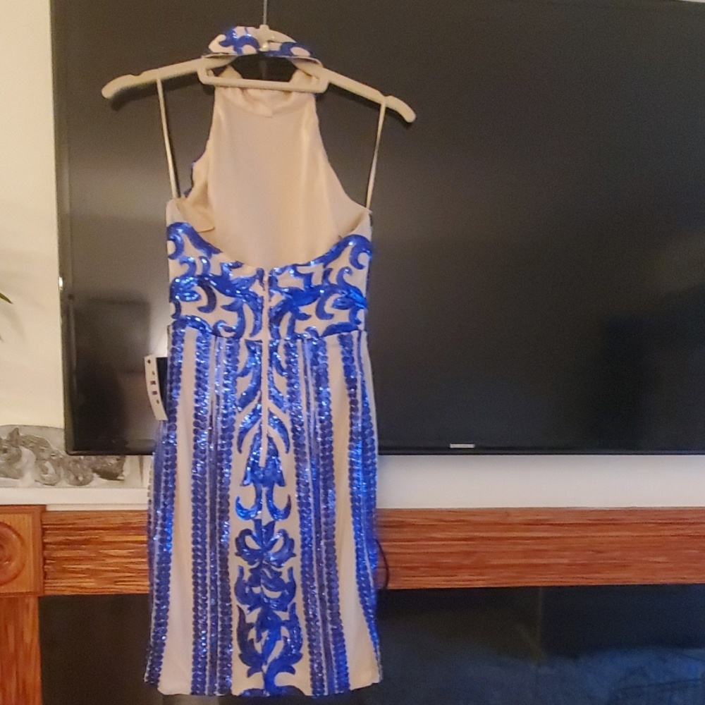 First take dress - Picture 2 of 2